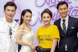 Bảo Thanh mặc kín đáo bên Nhã Phương gợi cảm