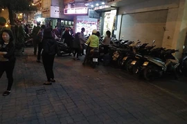 Nhiều điểm trông xe tự phát "chặt chém" người đến chùa Phúc Khánh giải hạn