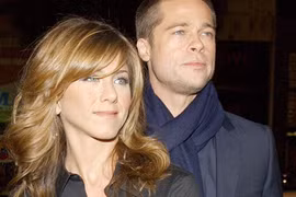 Jennifer Aniston mang thai với Brad Pitt, Angelina Jolie hết cơ hội?