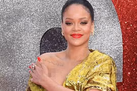 Rihanna mặc hở bạo trên thảm đỏ ra mắt phim