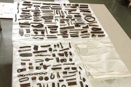 Kinh hãi gắp 227 mẫu kim loại trong bụng người đàn ông