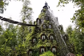 Những tòa nhà dị nhất thế giới khiến bạn phải ngỡ ngàng