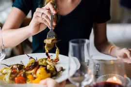 Cảnh báo thói quen ăn uống từ cô gái 27 tuổi ung thư dạ dày giai đoạn cuối