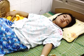 Thai nhi tử vong trong bụng mẹ vì bác sĩ ?