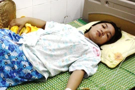 Thai nhi tử vong trong bụng mẹ vì bác sĩ ?