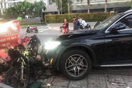 Xe Mẹc tông thương vong nam GrabBike, nữ TVHK: Lai lịch tài xế? 