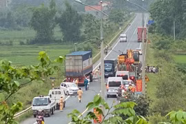 Xe container đâm liên hoàn trên Quốc lộ 1A, nhiều người thương vong