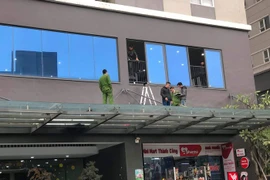 Nguyên nhân bé gái rơi từ tầng 25 chung cư Star Tower Hà Nội