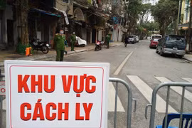 Một tài xế Grab bị ho sốt, đau tức ngực sau khi chở khách tại Trúc Bạch