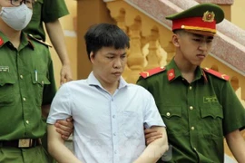 Gian lận thi cử ở Hòa Bình: “Cứ nhận tội... vợ con, các anh bên ngoài sẽ lo"