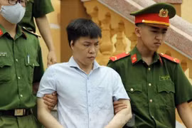 Gian lận thi cử ở Hòa Bình: “Cứ nhận tội... vợ con, các anh bên ngoài sẽ lo"