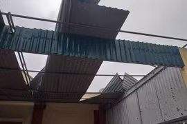 Bão số 13 Vamco: 19 người bị thương, 5.755 nhà bị hư hại, tốc mái 