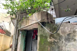 Chồng chém vợ và con trai 2 tuổi ở Hà Nội: “Không hầu hạ được mẹ nữa...“