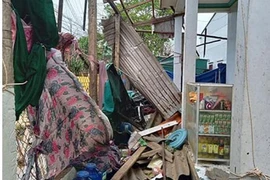 Nhiều tỉnh miền Trung tan hoang sau khi bão số 9 càn quét