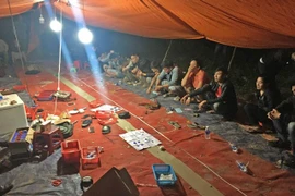 Bình “điếm” mánh khoé kinh doanh gỗ để che đậy sòng bạc như nào?