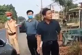 Phó chủ tịch HĐND huyện chửi bới, chống đối chốt kiểm dịch COVID-19, có bị xử lý hình sự? 