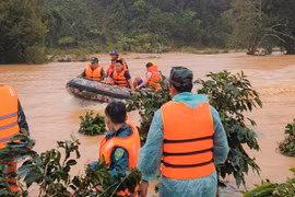 Du khách bị lũ cuốn trôi: Mời Cty bán tour ở TP HCM lên làm việc