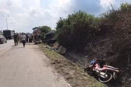 Xế hộp gây tai nạn liên hoàn trên QL 5, hai người thương vong