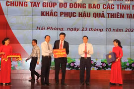 Ngập lụt miền Trung: Hải Phòng ủng hộ 120 tỷ đồng 