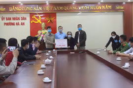 Cảm động Mẹ Việt Nam anh hùng ủng hộ chống dịch COVID-19