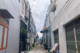 Biên Hòa, Chủ tịch phường bị cách chức vì để XD trái phép: Hà Nội, Sài Gòn sao?