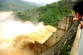 Thủy điện Đắk Mi 4 xả lũ: Đúng quy trình vẫn phải bồi thường