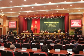 Hải Phòng chi 269 tỷ tặng ấm chén, cờ cho dân: Tiêu có hợp lý?