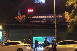 Chủ quán nhắng Hiền Thiện bắt khách quỳ xin lỗi: Phạm tội làm nhục người khác?