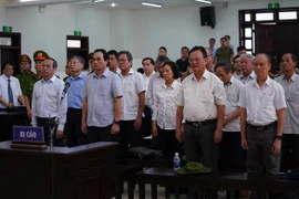 Vụ "đất vàng" Đà Nẵng: Tuyên án, bắt tạm giam 2 cựu Chủ tịch tại tòa