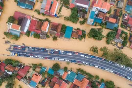 Hà Tĩnh, Quảng Bình, Đà Nẵng... gồng mình vượt mưa lũ thế nào?