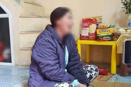 Mẹ đẻ, bố dượng bạo hành bé 3 tuổi chết: Uất quá... bà ngoại tố con gái?