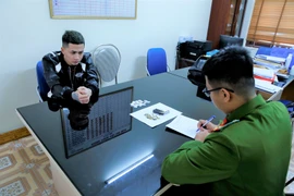 Hải Dương: Bắt giữ quản lý quán karaoke tàng trữ ma túy, súng tự chế