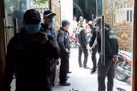 Nhóm đòi nợ thuê xông vào nhà dân, công an phải giữ trật tự