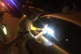 Danh tính lái xe xưng thiếu tá quân đội nhậu say, không hợp tác CSGT 