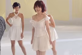 Phan Nghinh Tử 71 tuổi vẫn trẻ như thiếu nữ