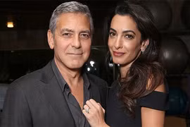 Vợ George Clooney hạn chế đi lại để giữ thai đôi