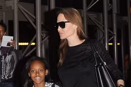 Mẹ đẻ con gái nuôi của Angelina Jolie mong muốn gặp con