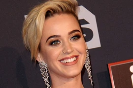 Katy Perry bị soi chân tơ kẽ tóc sau chia tay Orlando Bloom