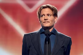 Johnny Depp cạn tiền vì lối sống xa hoa