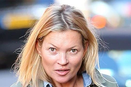 Siêu mẫu Kate Moss già nua mặt mộc