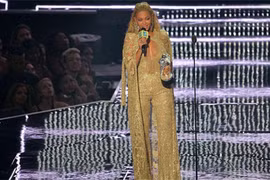 Beyonce thắng lớn tại MVT Video Music Awards 2016