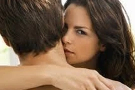 Vợ ngọt ngào trả thù chồng