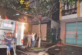Sắc thuốc bắc, nhà 3 tầng Đà Nẵng ngập trong lửa