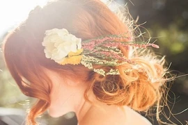 Làm sao giữa người ấy và con?