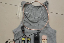 Cận cảnh thiết bị gian lận thi cử của Trung Quốc