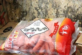 Xúc xích Trung Quốc đầu độc người Việt ra sao? 