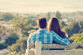 Yêu người khác thường là có tội?