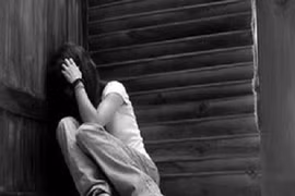 Bố hiếp con ruột 14 tuổi suốt 2 năm