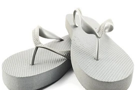 Đôi dép đàn ông