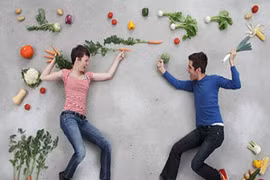 “Lia thia quen chậu, vợ chồng quen hơi”